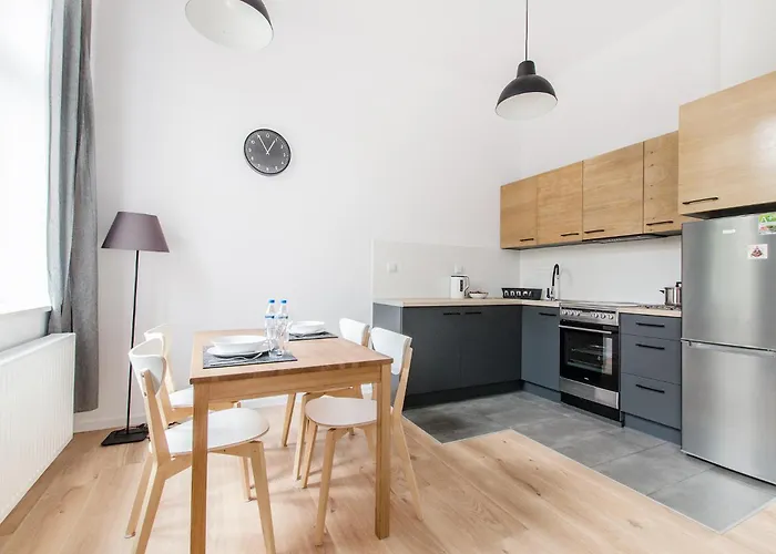 Sunstone In A Beautiful Townhouse In The Center