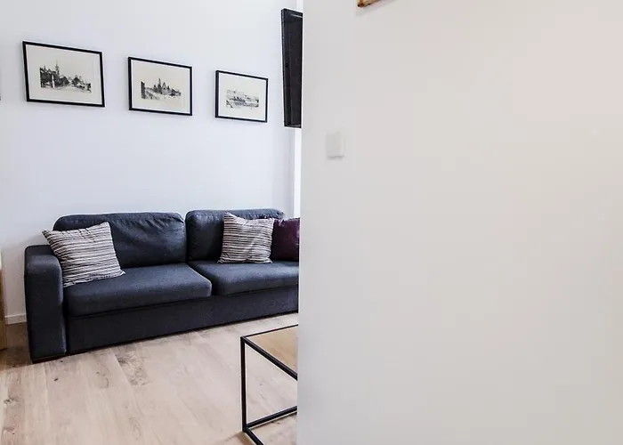 Sunstone In A Beautiful Townhouse In The Center شقة