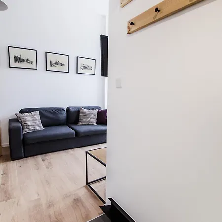 Sunstone In A Beautiful Townhouse In The Center Lejlighed